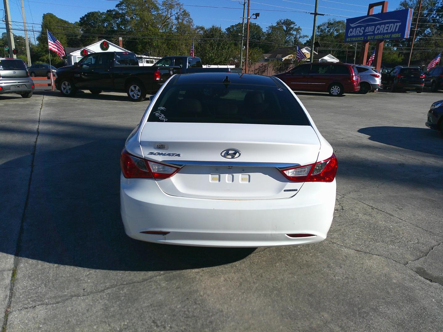 2013 WHITE HYUNDAI SONATA LIMITED; SE (5NPEC4AC9DH) , located at 1200 Cassat Avenue, Jacksonville, FL, 32205, (904) 695-1885, 30.302404, -81.731033 - Photo#3